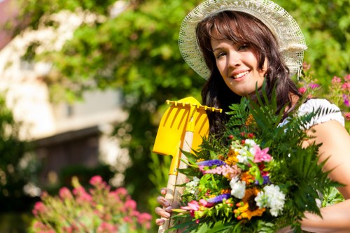 Free quote policy for South Tottenham garden services
